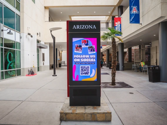 Digital outdoor totem